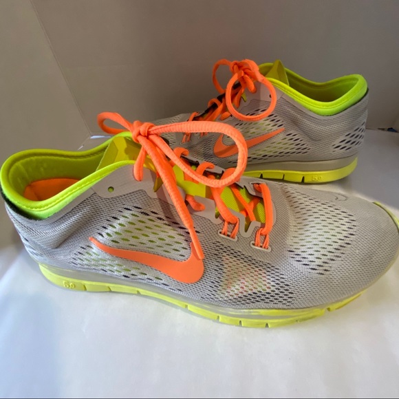 NIKE WOMEN’S FREE 5.0 TR FIT 4 RUNNING SHOES - Picture 4 of 13